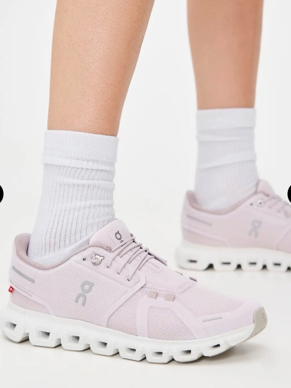 On Running On Cloud 6 in Lilac / Orchid Fade Size 5 Women or 3.5 Big Kid